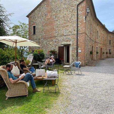 Вилла Borgo Di Camporsevoli Экстерьер фото