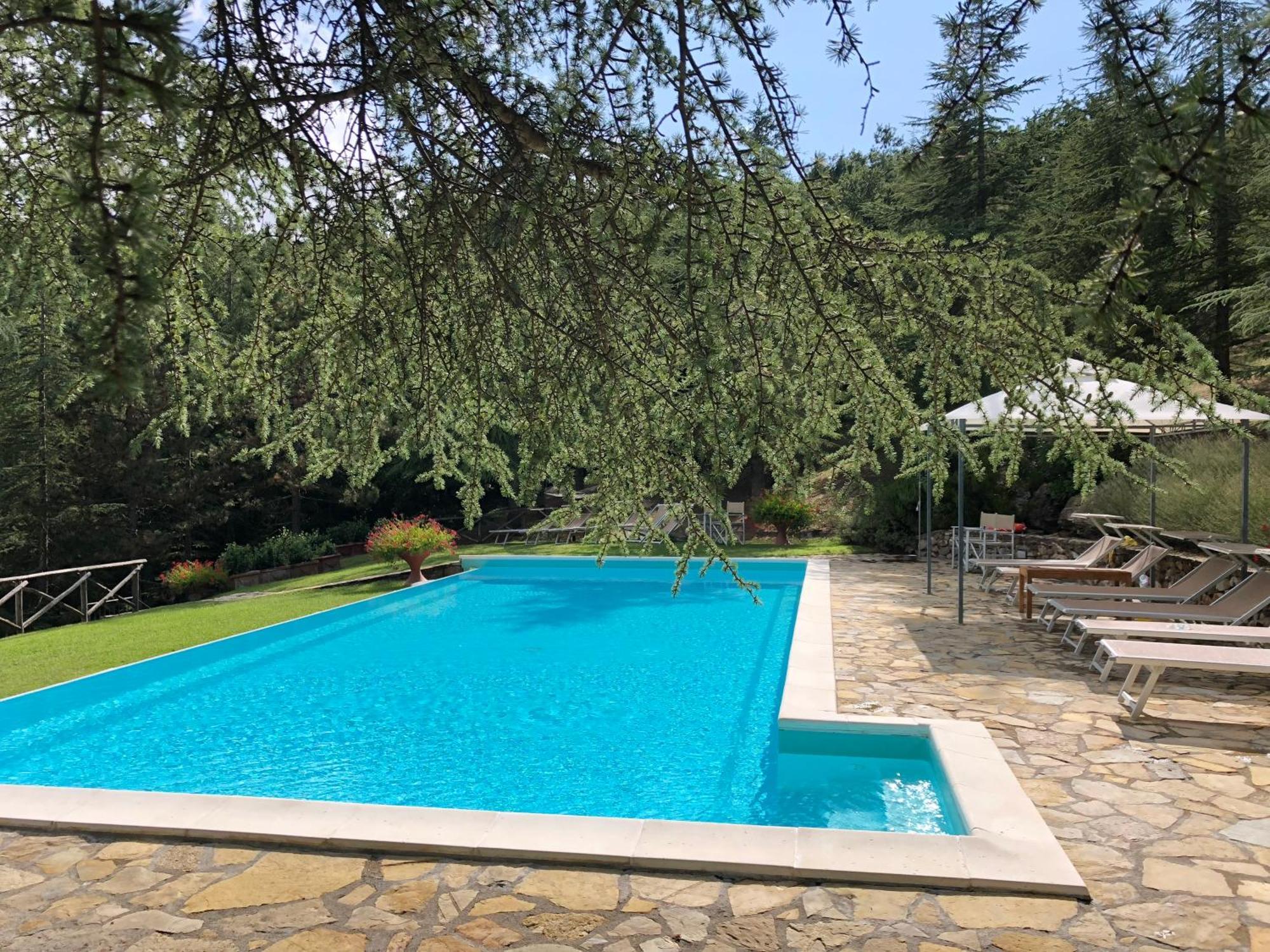 Вилла Borgo Di Camporsevoli Экстерьер фото