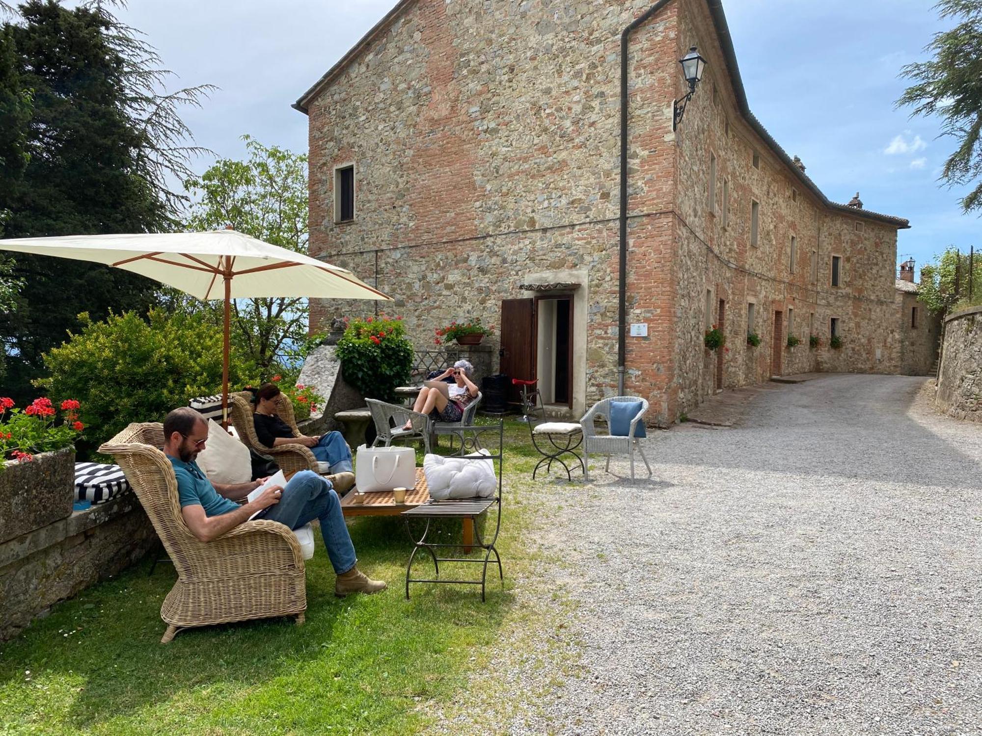 Вилла Borgo Di Camporsevoli Экстерьер фото