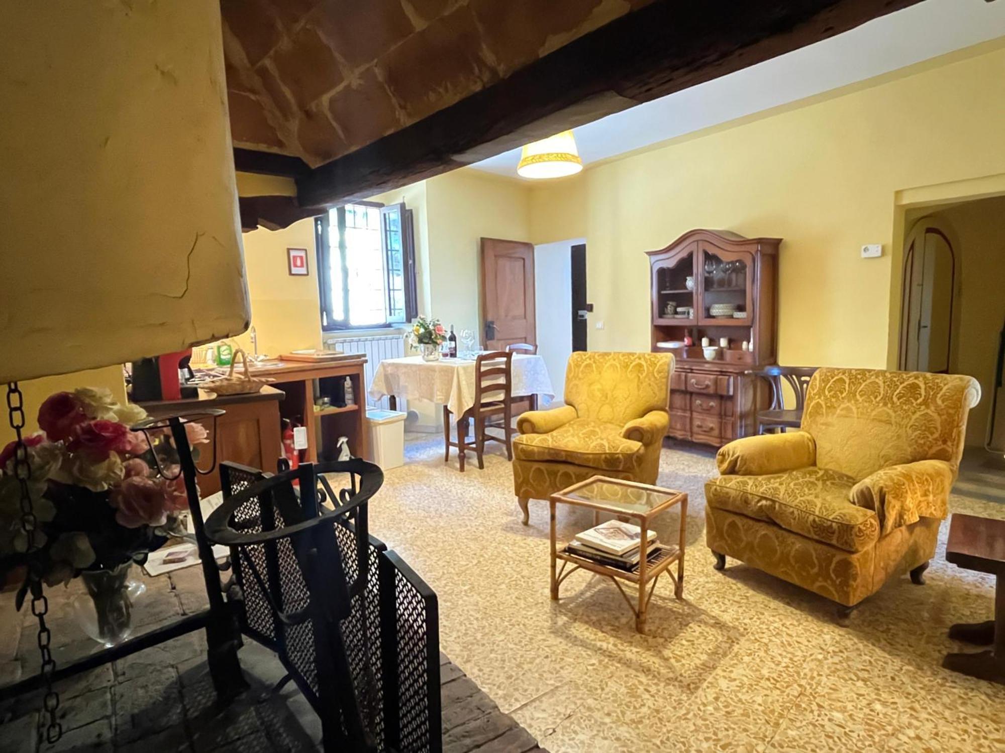 Вилла Borgo Di Camporsevoli Экстерьер фото