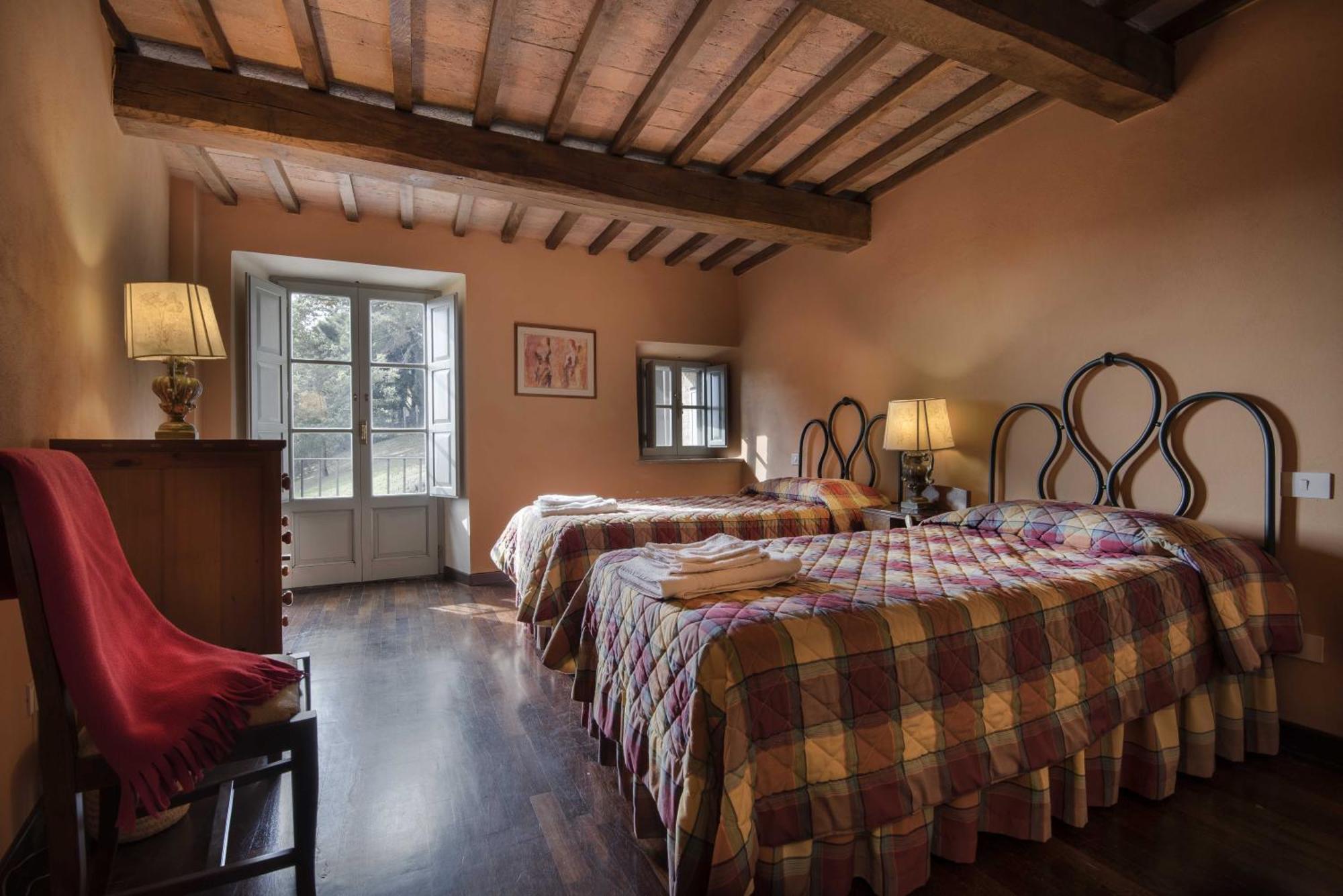Вилла Borgo Di Camporsevoli Экстерьер фото