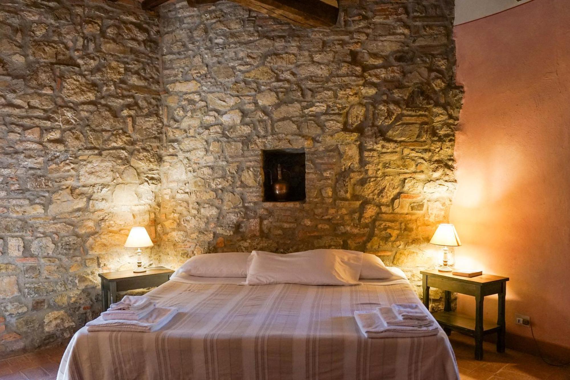 Вилла Borgo Di Camporsevoli Экстерьер фото